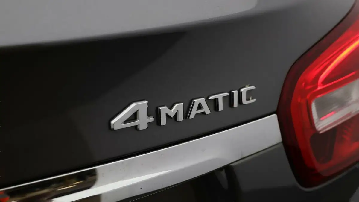 2018-mercedes-benz-gla-class-21d-gla-220d-sport-177ps-executivess-big-20