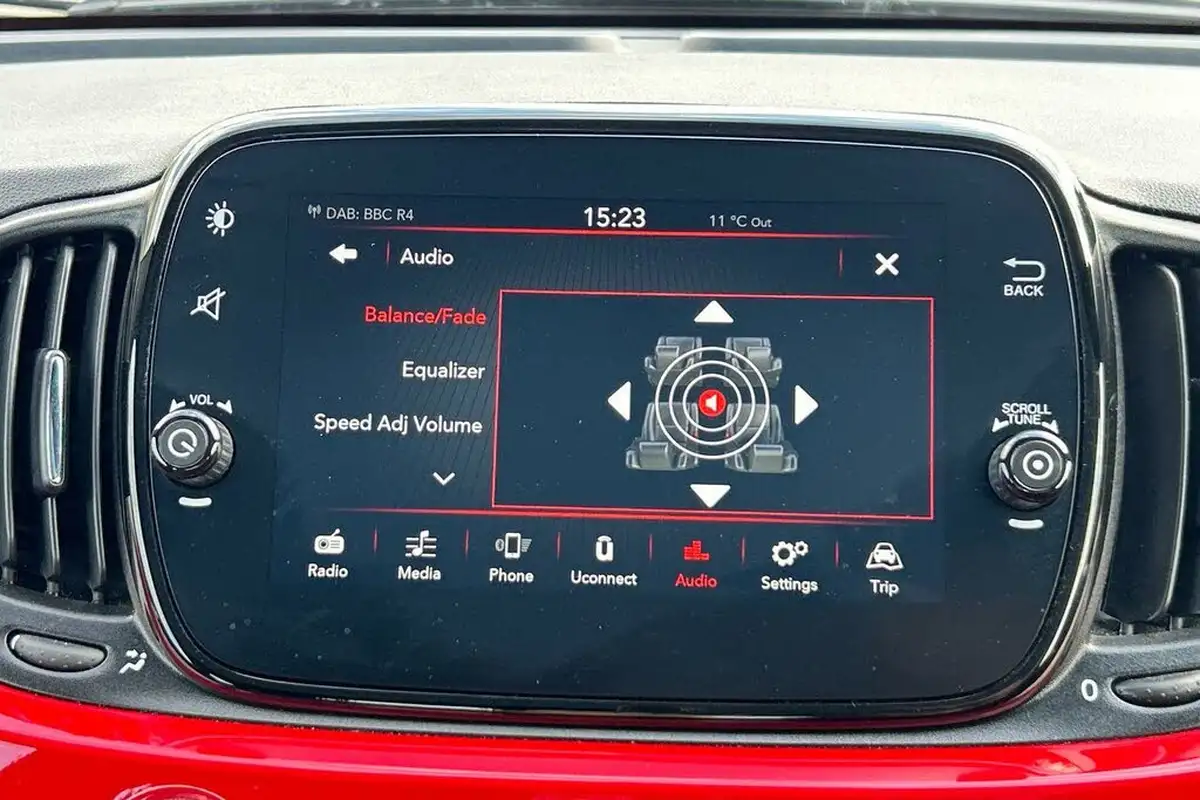 2020-fiat-500-10-lounge-big-20