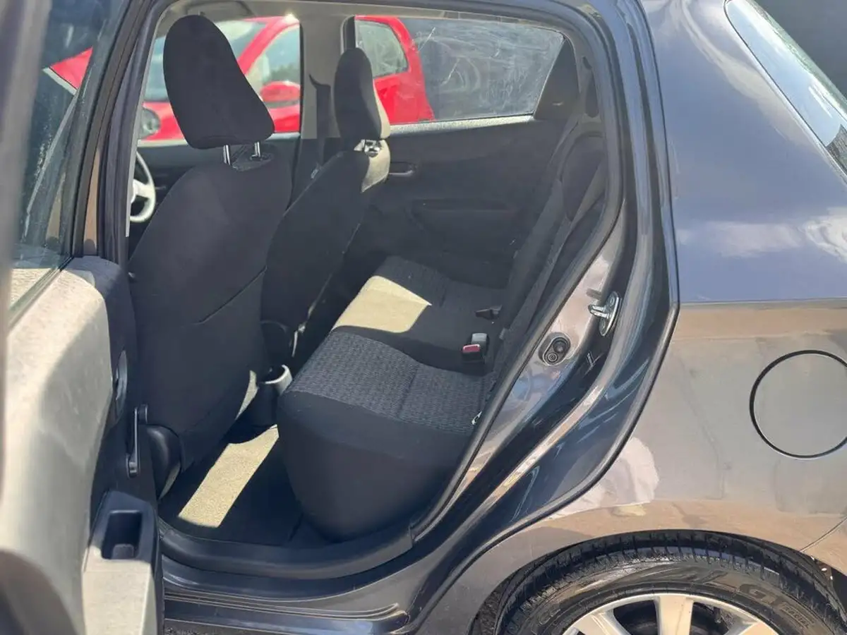 2013-toyota-yaris-133-tr-vvt-i-5d-big-20