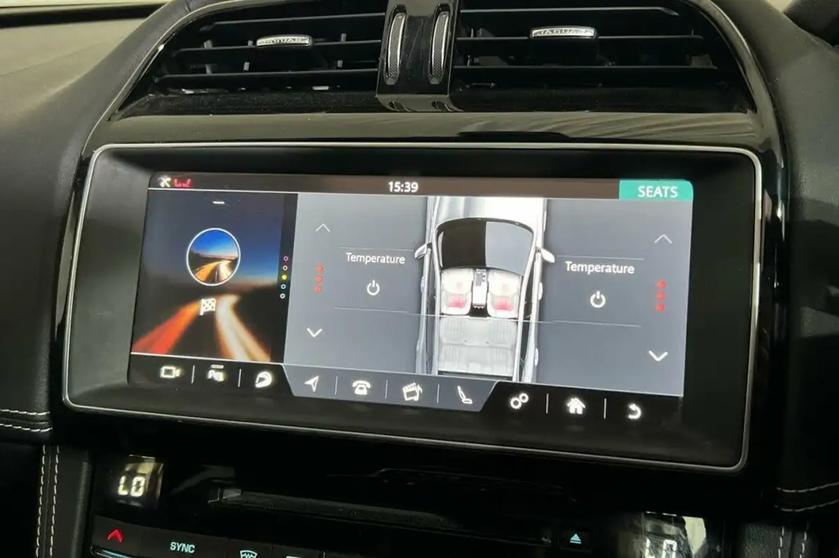 2018-jaguar-f-pace-30td-s-awd-big-16