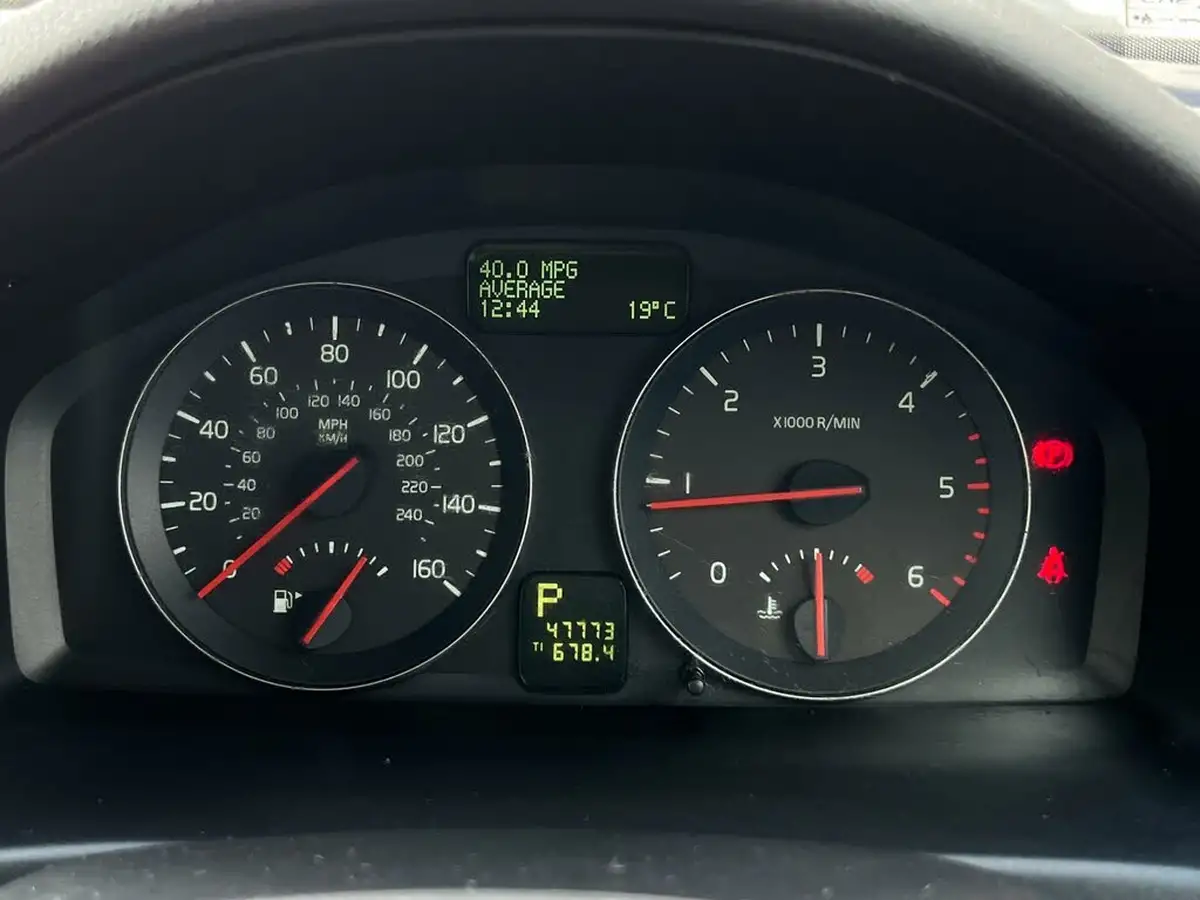 2010-volvo-c30-20td-se-hatchback-3d-powershift-big-6