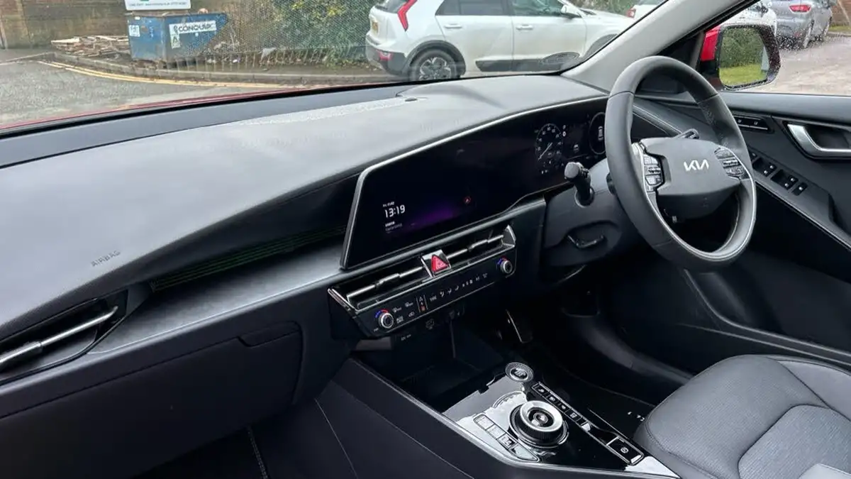 2025-kia-niro-16-gdi-4-127bhp-hev-132kwh-big-2