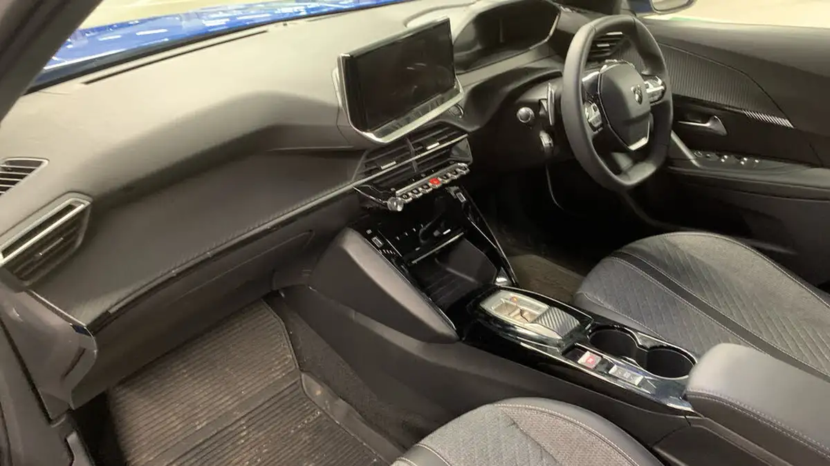 2024-peugeot-2008-suv-12-puretech-allure-130ps-eat8-big-11
