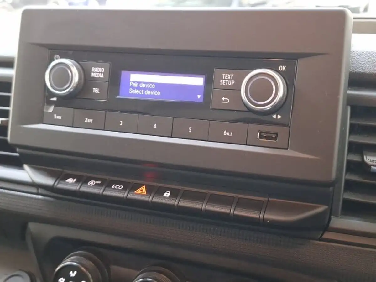 2022-renault-trafic-20dci-ll30-130-business-panel-big-14