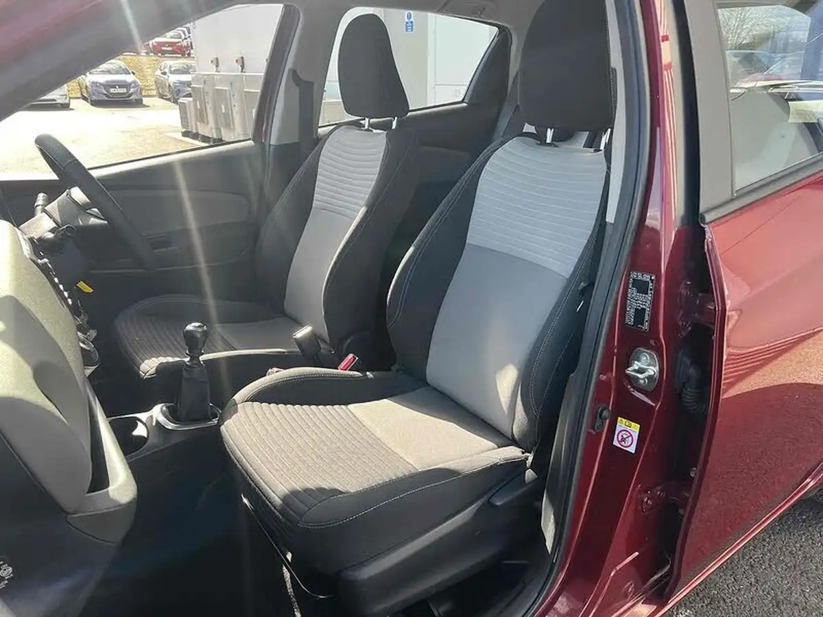 2019-toyota-yaris-15-vvt-i-icon-tech-111bhp-1496cc-big-19