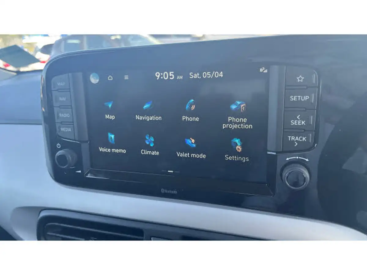 2025-hyundai-i10-12-premium-79ps-auto-big-11