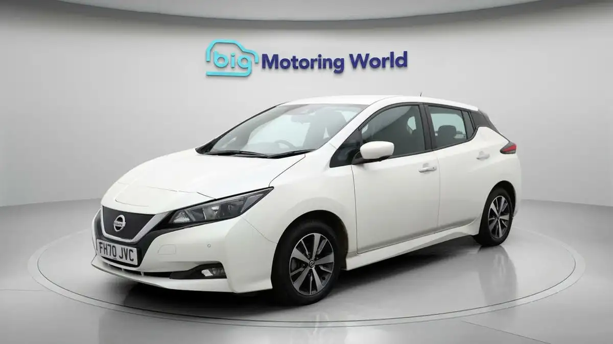 2021-nissan-leaf-e-acenta-big-3