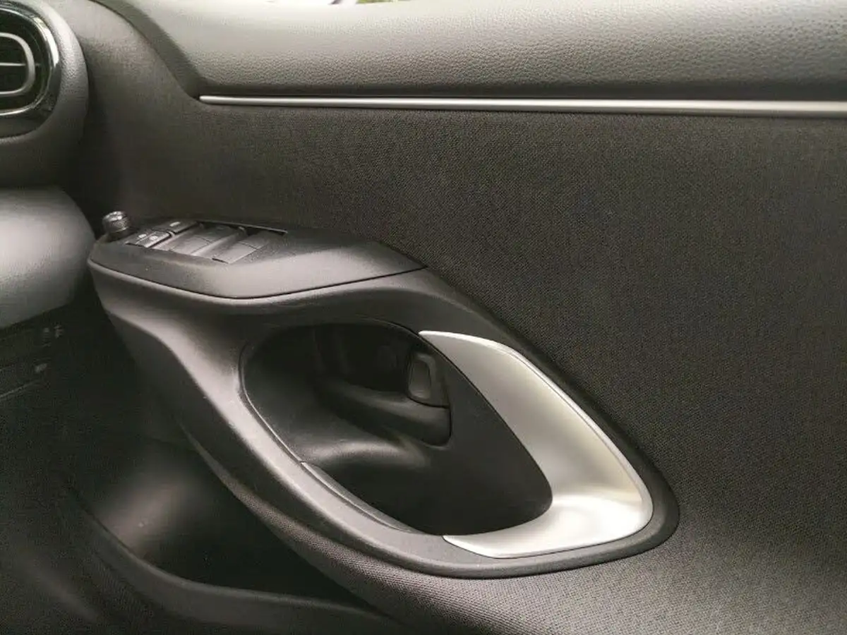 2022-toyota-yaris-15-vvt-i-design-big-18