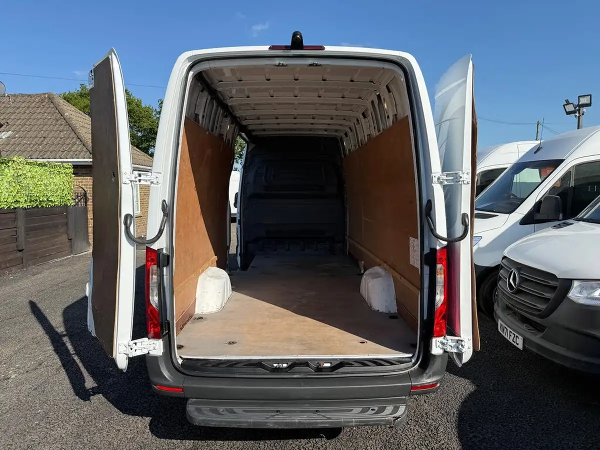 2018-mercedes-benz-sprinter-21cdi-311-l2h1-panel-van-rwd-eco-gear-360-big-13