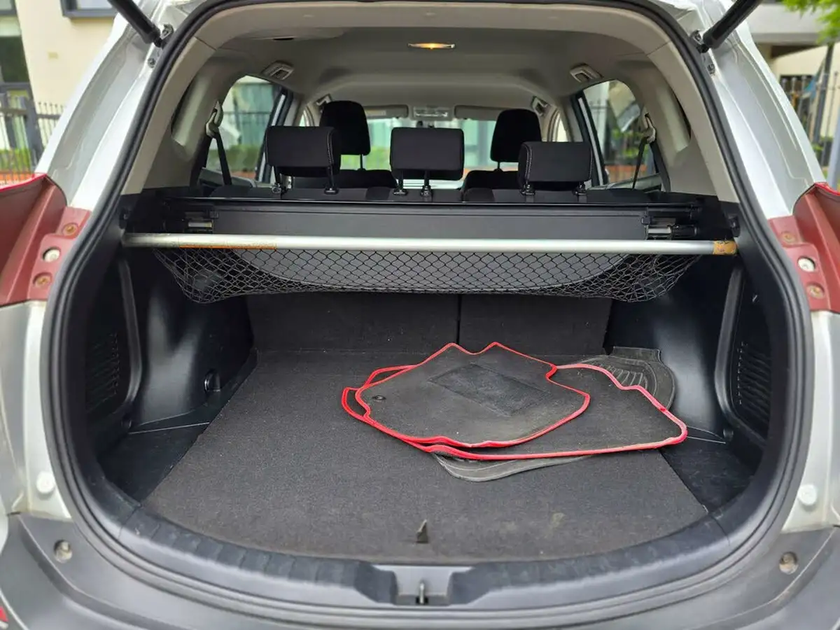 2014-toyota-rav4-20td-icon-20d-2wd-nav-big-21