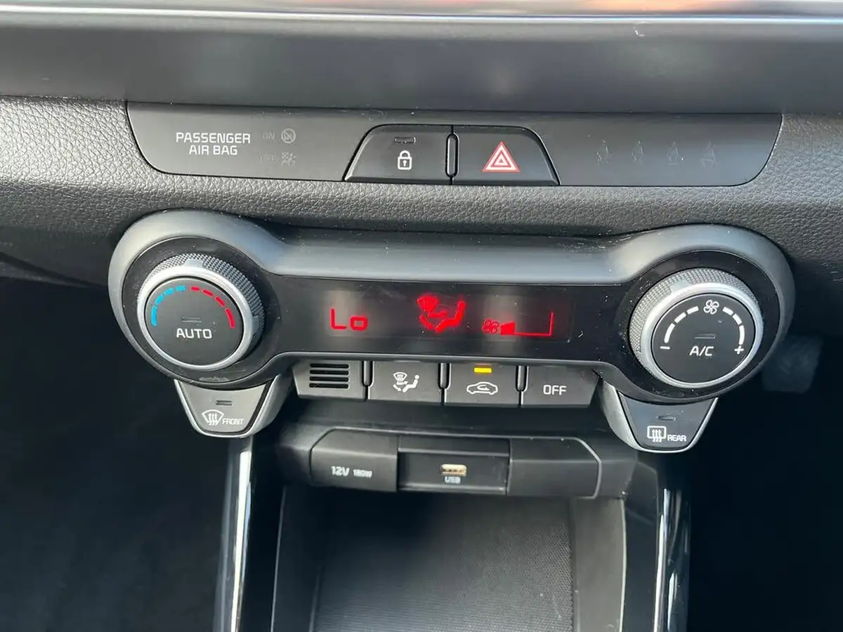 2022-kia-stonic-10-t-gdi-connect-big-16