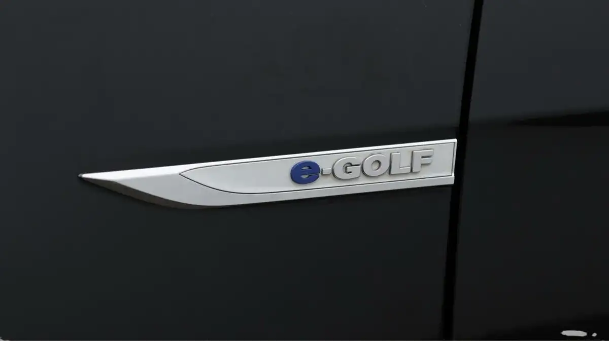 2019-volkswagen-golf-e-e-golf-big-20