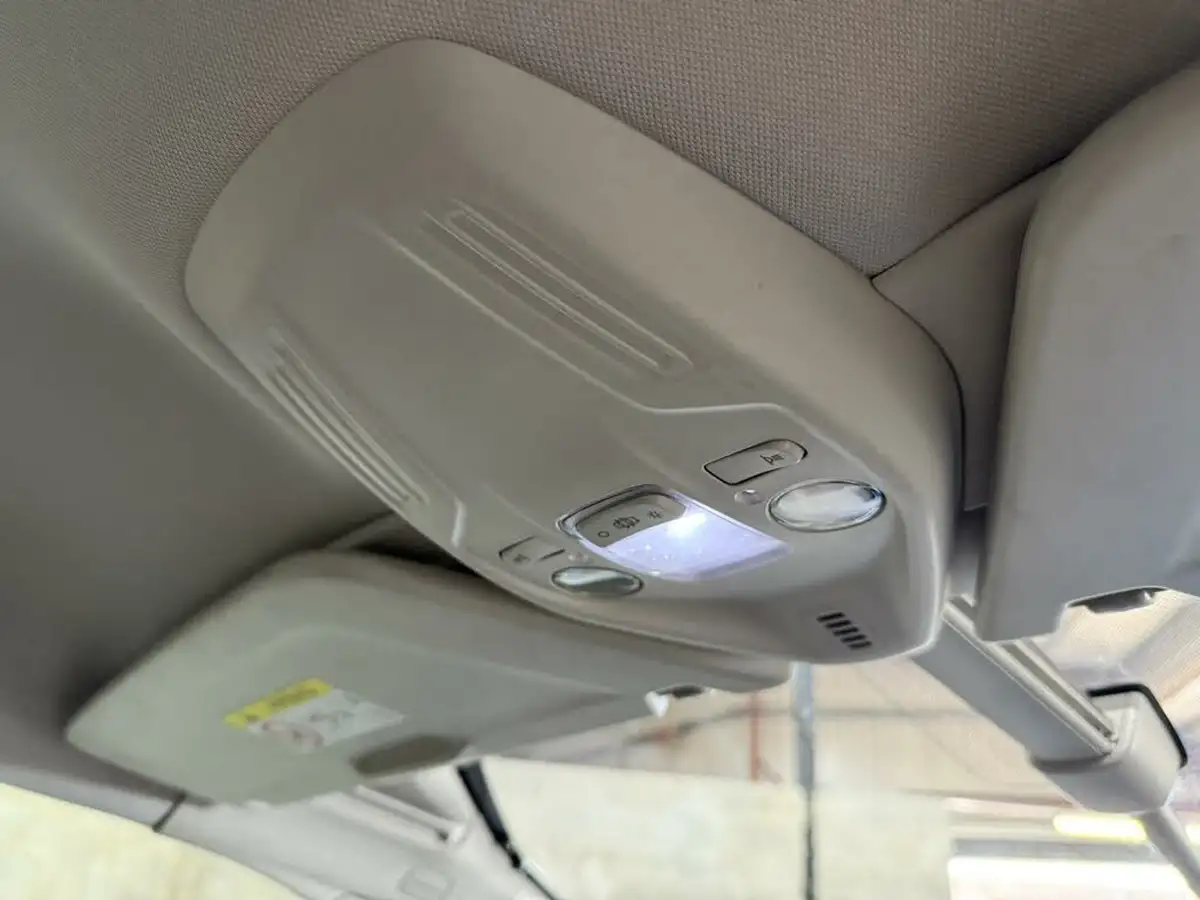 2015-citroen-grand-c4-picasso-16bluehdi-vtr-120ps-eat6-big-39