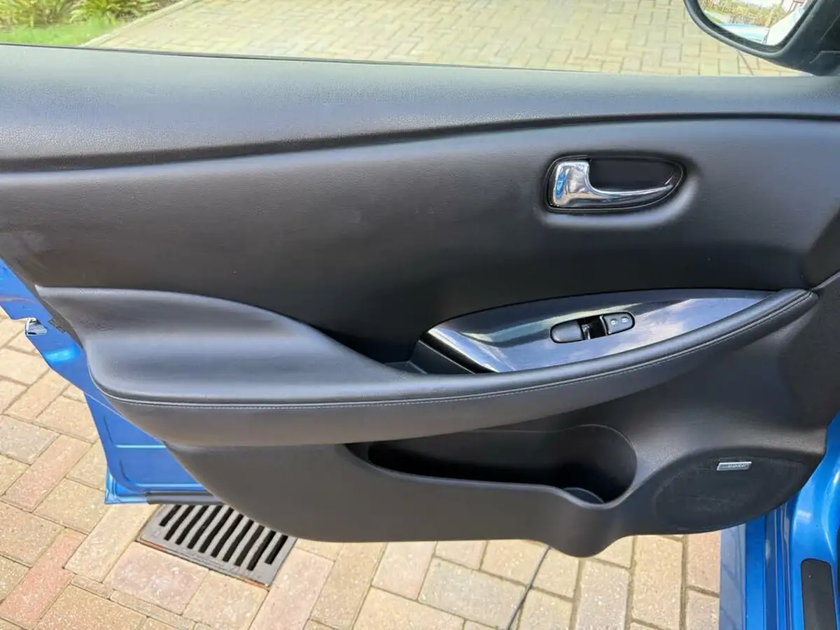2020-nissan-leaf-e-tekna-big-16