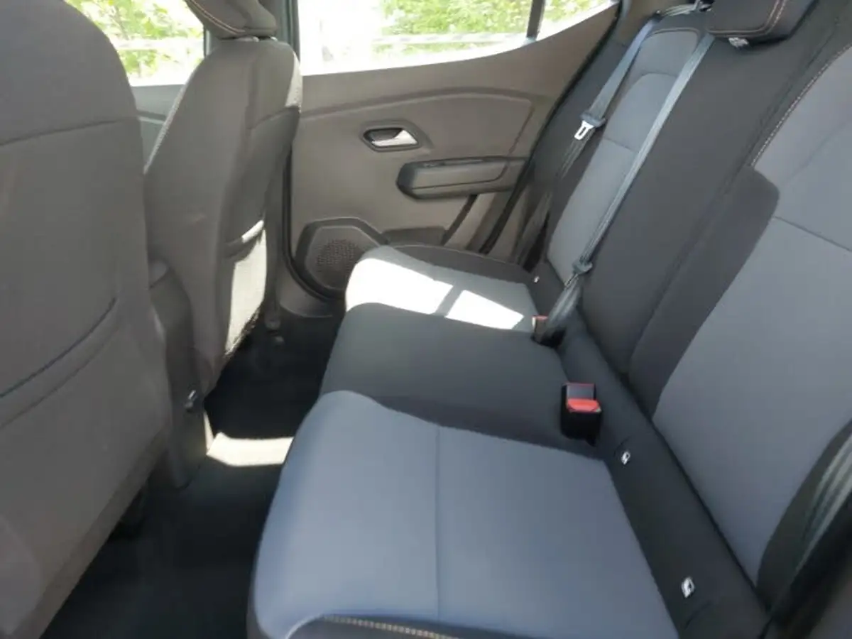 2024-dacia-sandero-stepway-10-tce-extreme-90bhp-big-5