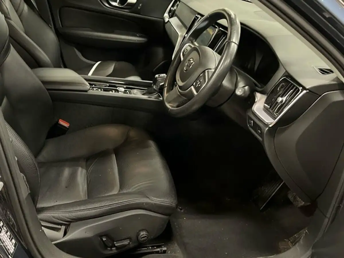 2020-volvo-v60-20td-d3-momentum-plus-geartronic-big-4