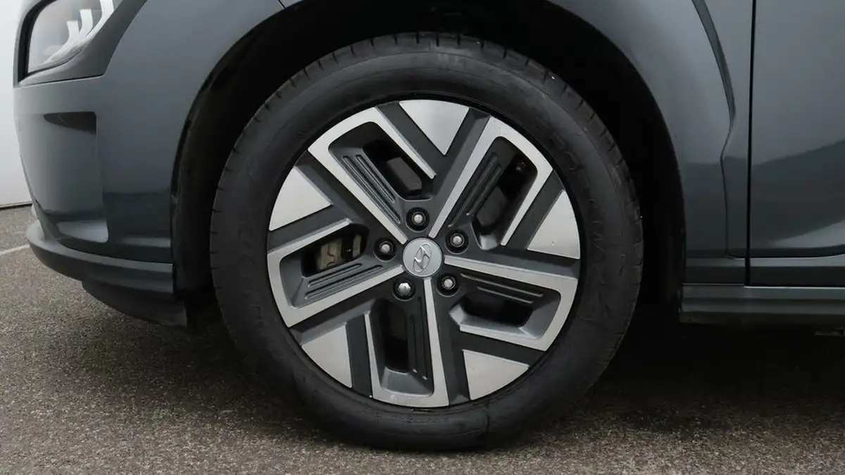 2021-hyundai-kona-e-ultimate-big-18