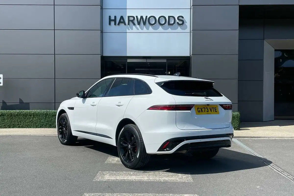 2023-jaguar-f-pace-20-d200-r-dynamic-se-black-big-8