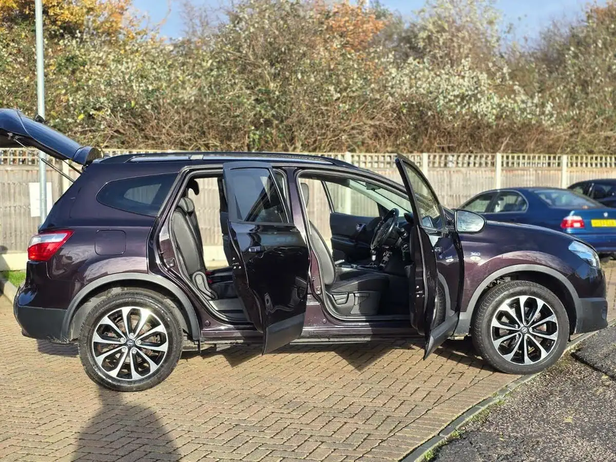 2013-nissan-qashqai2-20-360-4wd-cvt-big-21