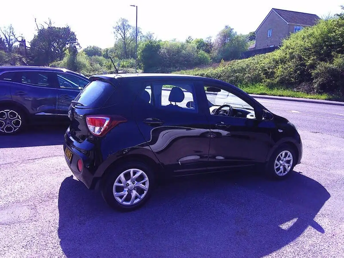 2017-hyundai-i10-10-se-big-5