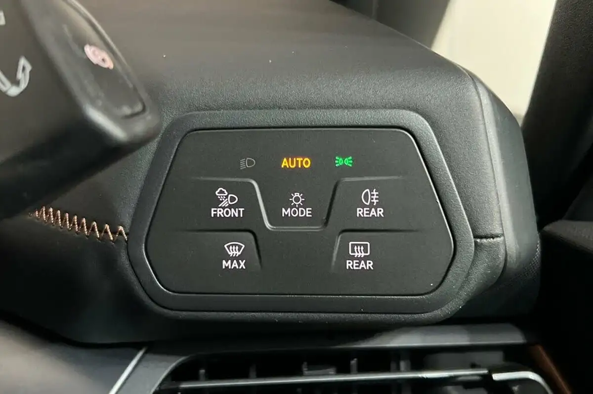 2022-cupra-born-e-v1-big-17