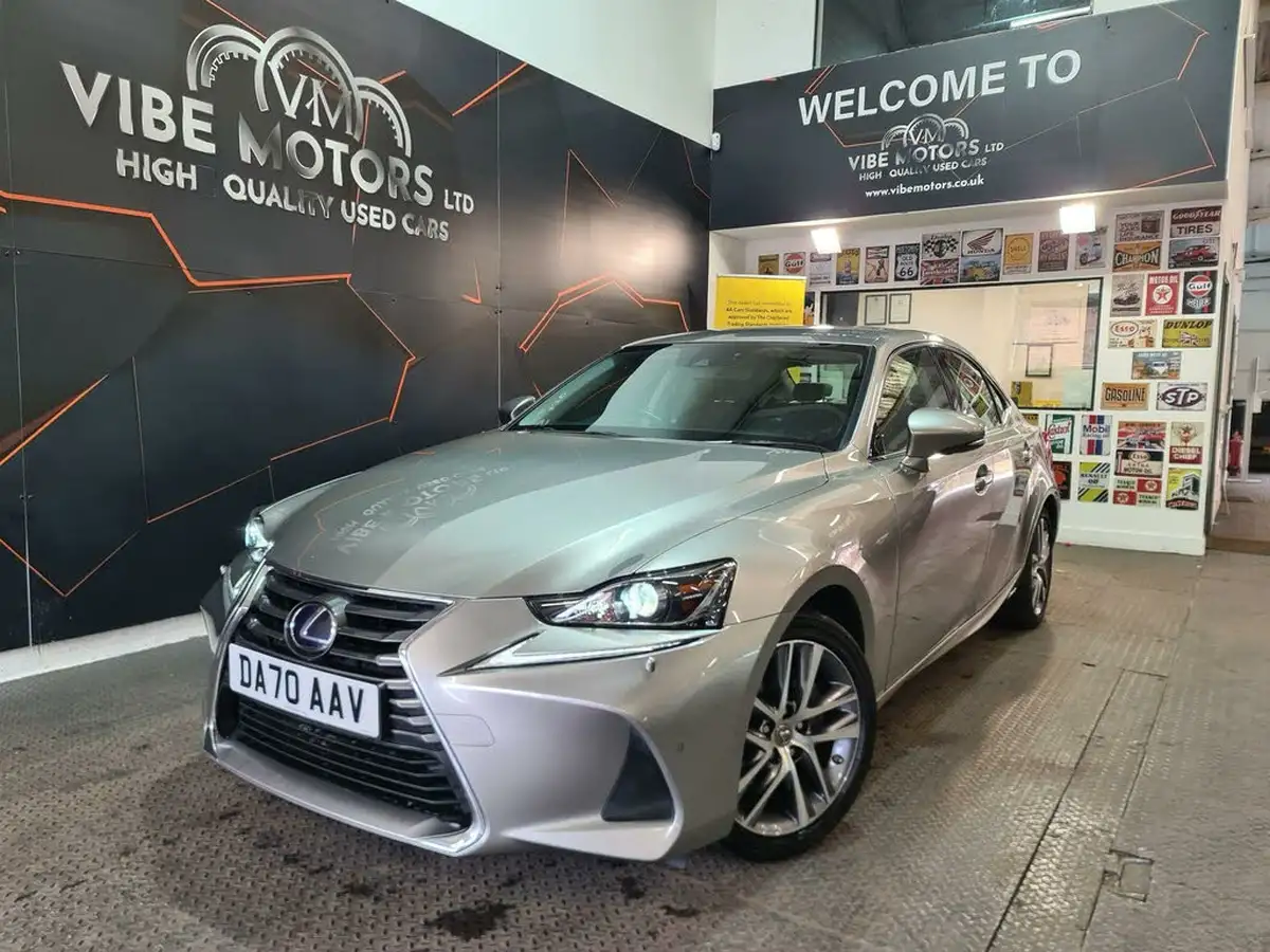 2020-lexus-is-300h-25-is-big-1