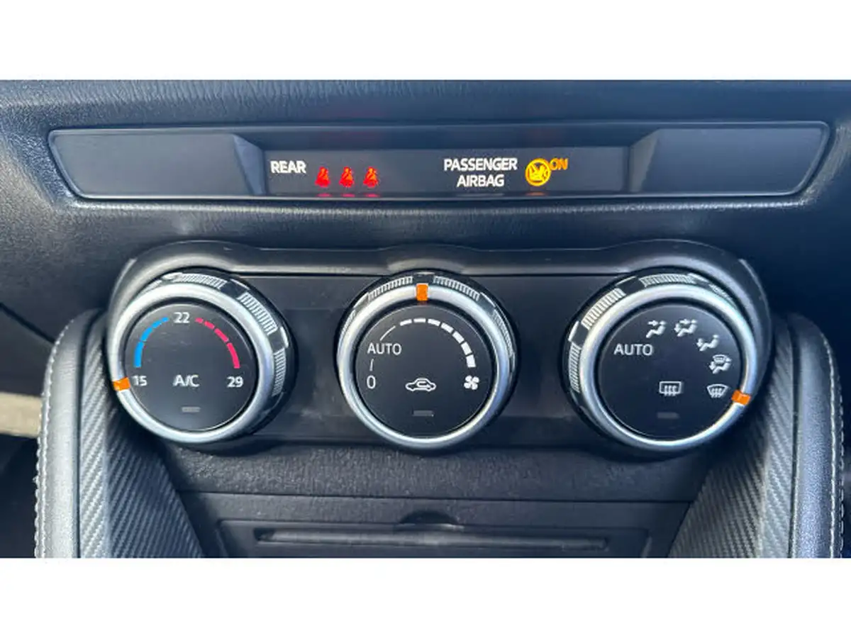 2019-mazda-mazda2-15-sport-nav-big-25