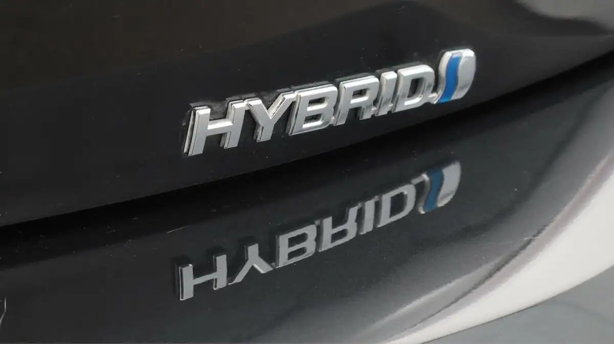 2022-toyota-corolla-18-vvt-i-icon-120bhp-trk-hatchback-5d-big-22