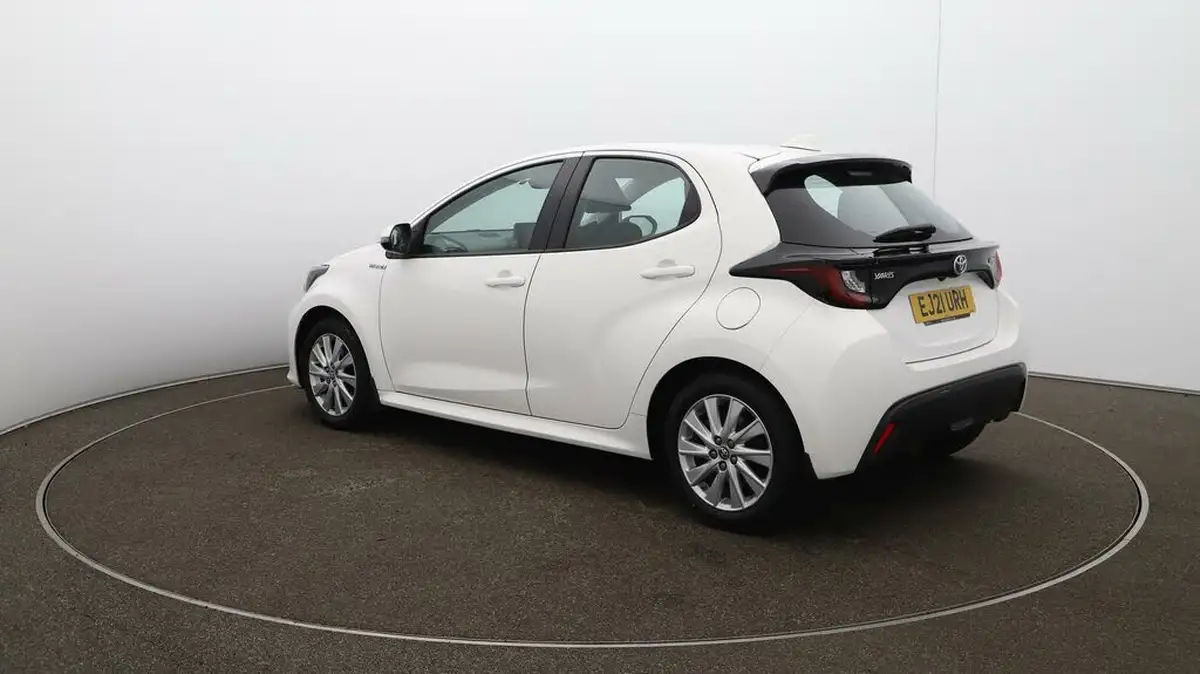 2021-toyota-yaris-15-vvt-i-icon-114bhp-hybrid-1490cc-e-cvt-big-5