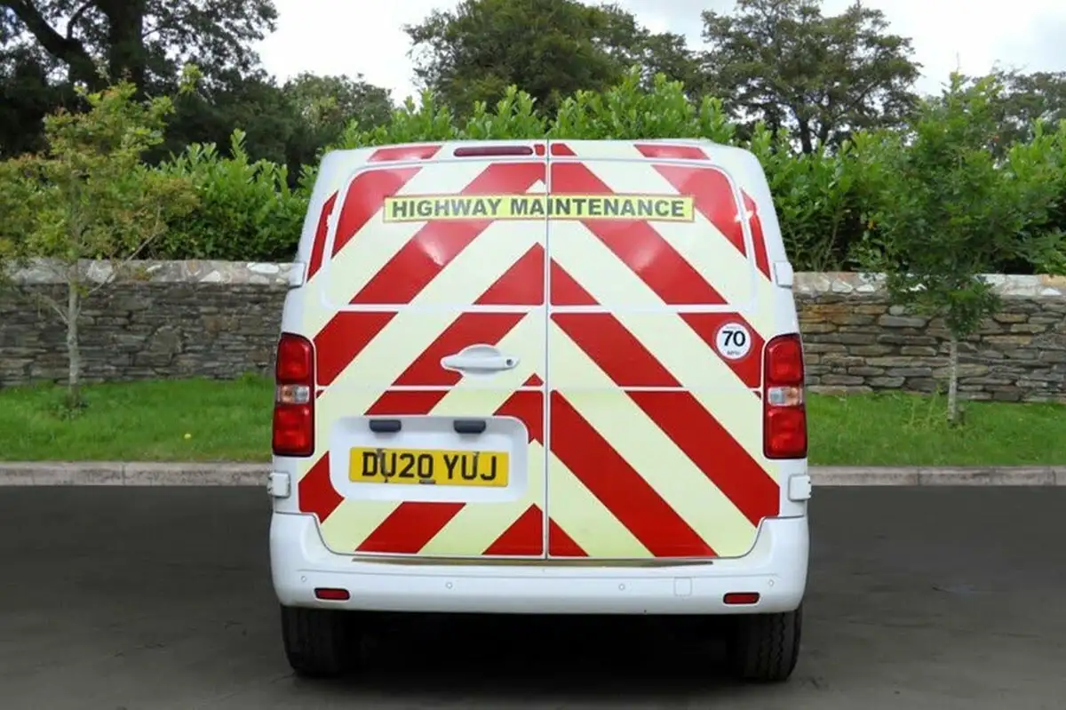 2020-vauxhall-vivaro-20td-3100-l1h1-sportive-120pseu6dt-double-cab-big-8