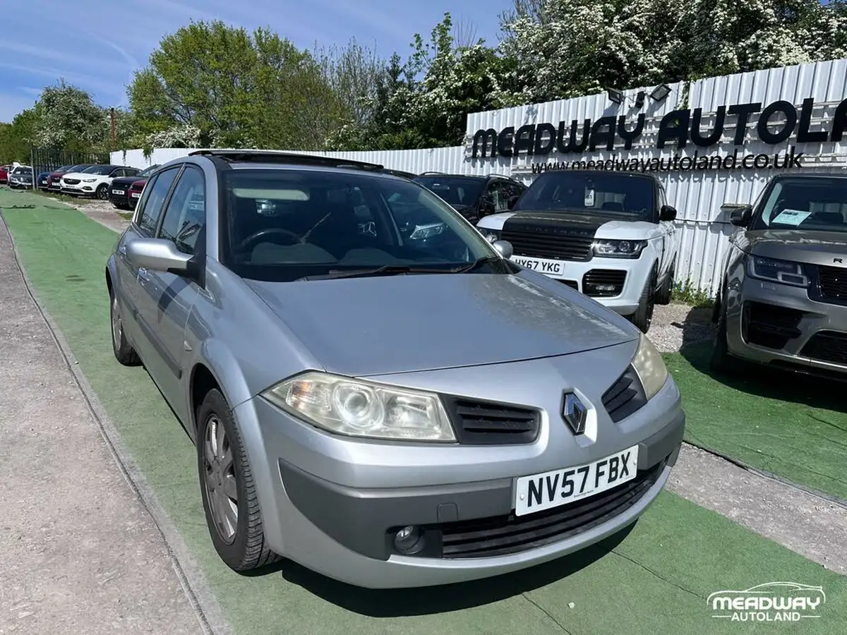 2007-renault-megane-16-dynamique-hatchback-5d-big-0