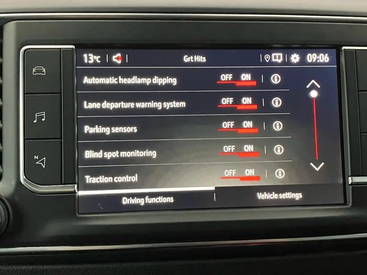 2021-vauxhall-vivaro-life-big-42