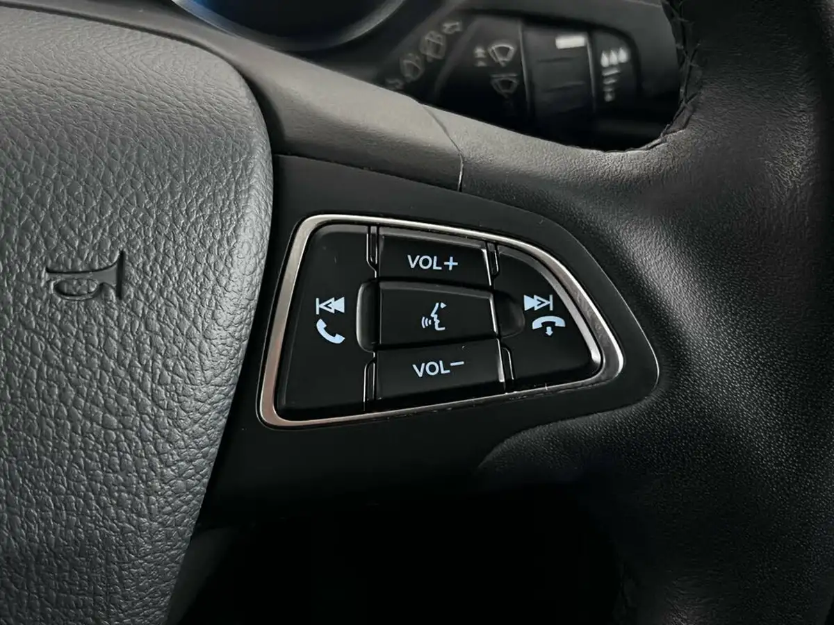 2017-ford-kuga-15tdci-zetec-ss-big-18