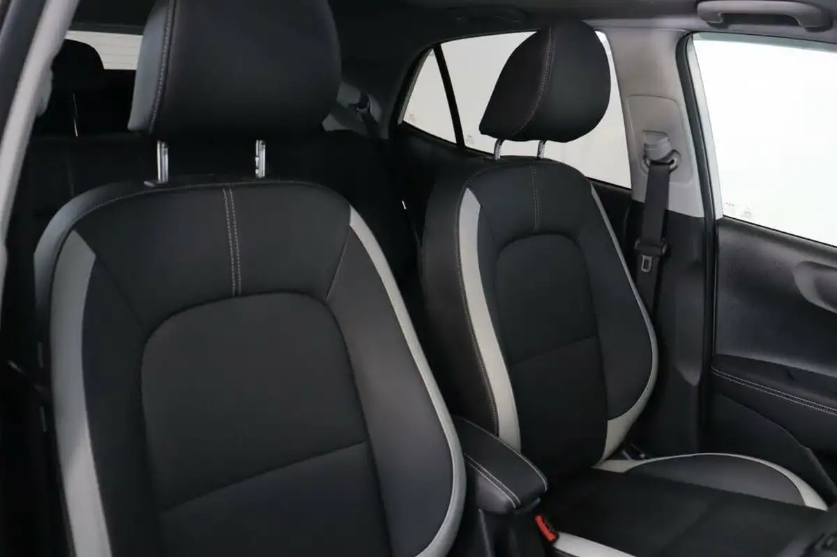 2024-kia-picanto-12-gt-line-s-big-25