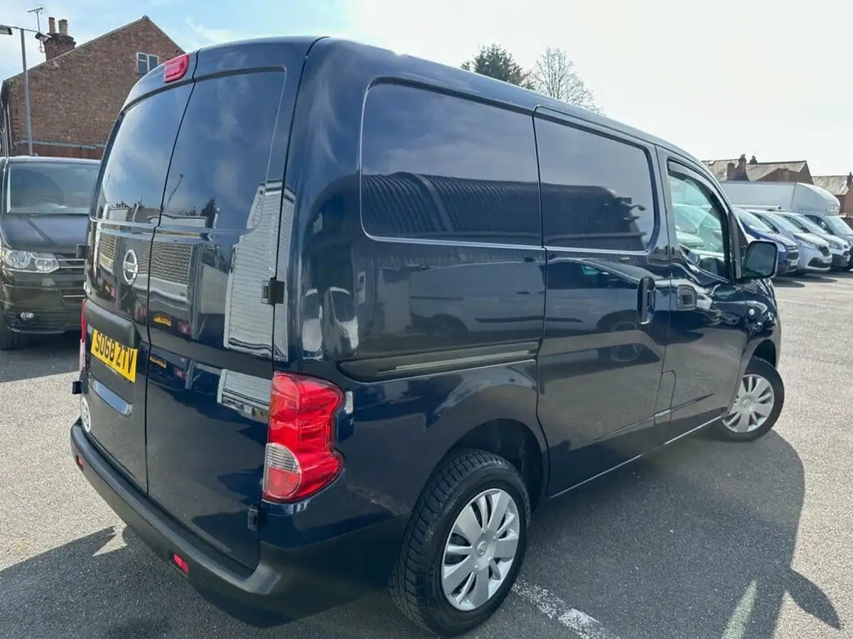 2019-nissan-nv200-15td-acenta-89bhp-crewcab-van-big-43