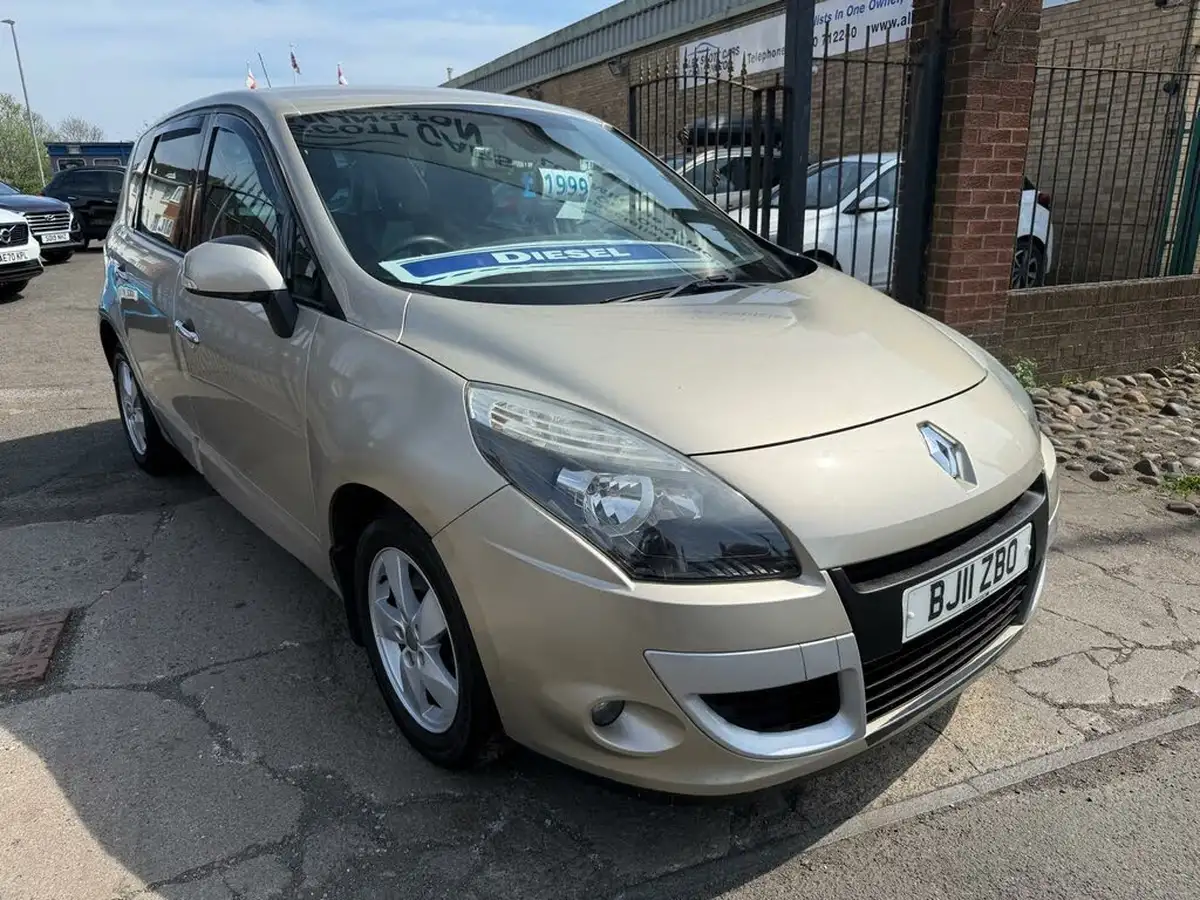 2011-renault-scenic-15dci-dynamique-tom-tom-fap-big-3