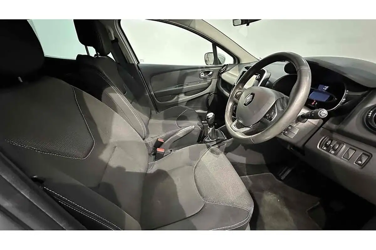 2019-renault-clio-09-tce-iconic-90ps-big-19