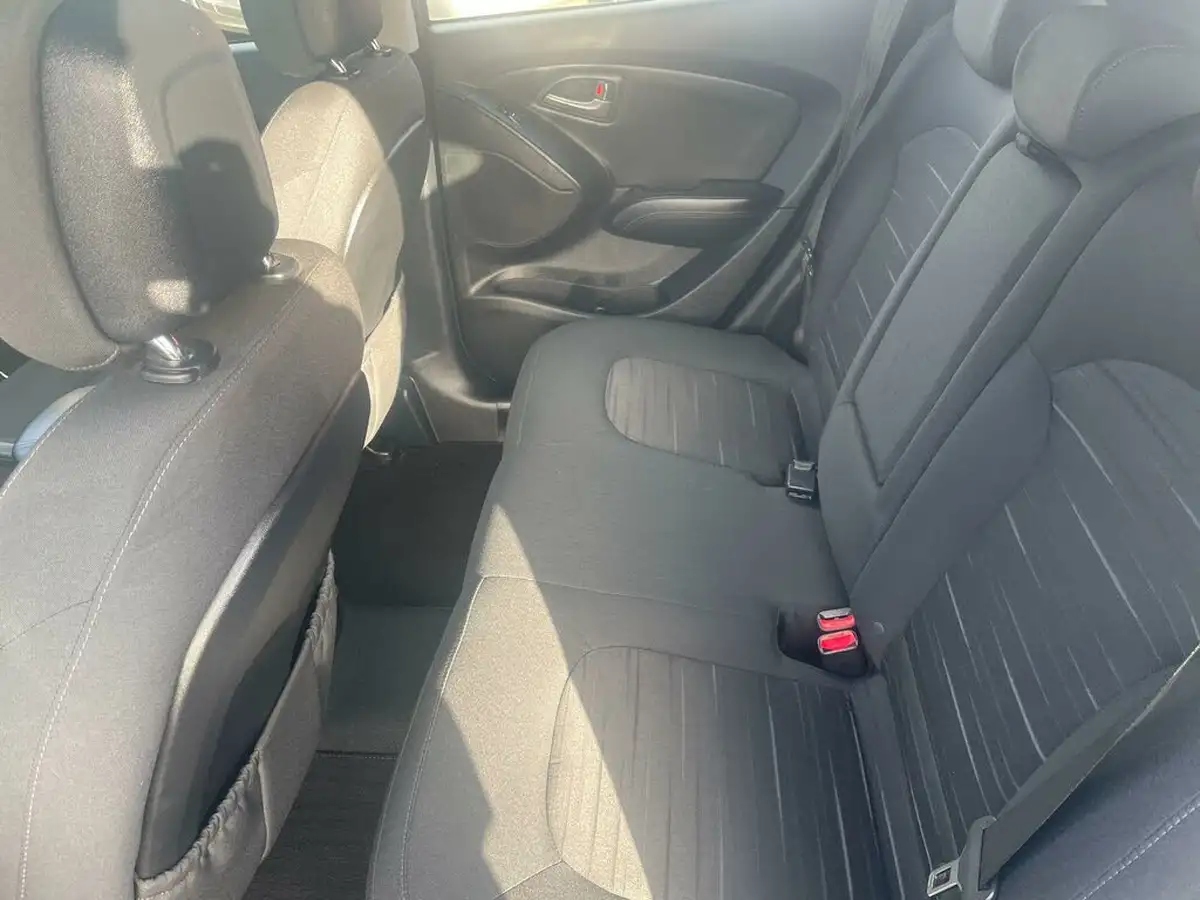 2014-hyundai-ix35-16-s-big-12
