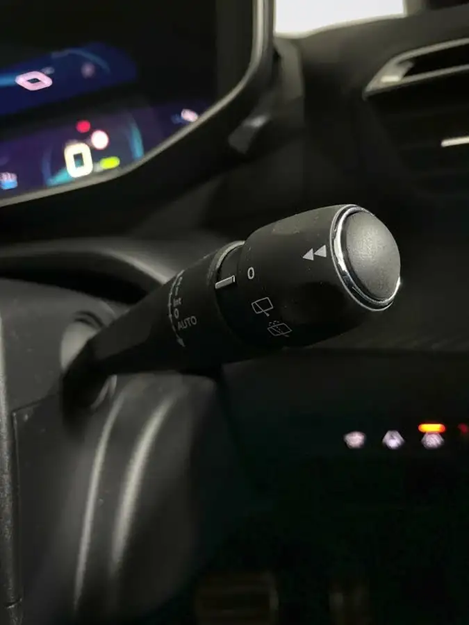 2021-peugeot-208-e-gt-premium-big-18