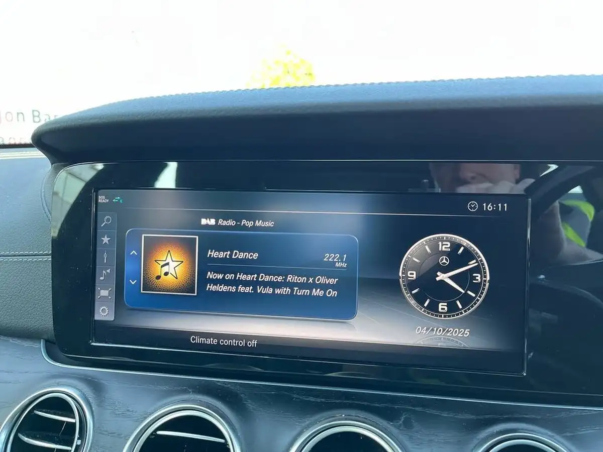 2018-mercedes-benz-e-class-20d-e220d-amg-line-premiumss-saloon-4d-big-26