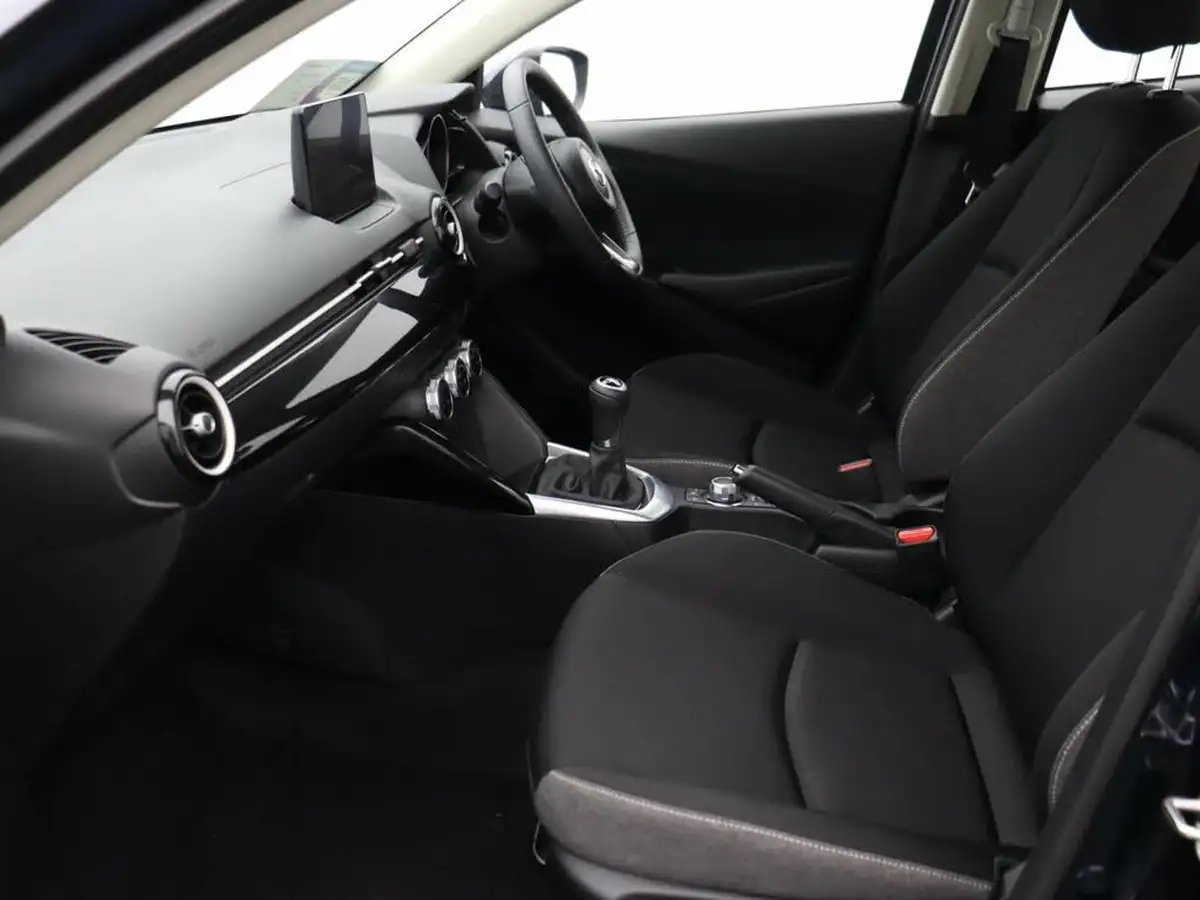 2024-mazda-mazda2-15-skyactiv-g-centre-line-big-8