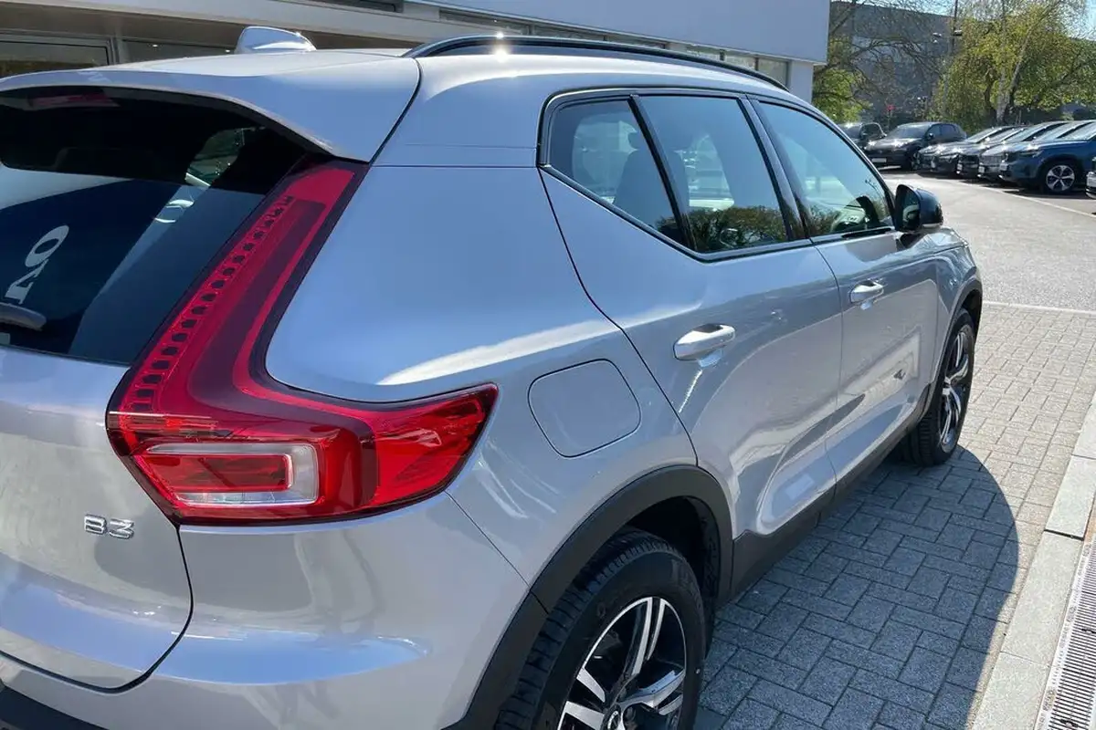 2023-volvo-xc40-20-b3-plus-big-13