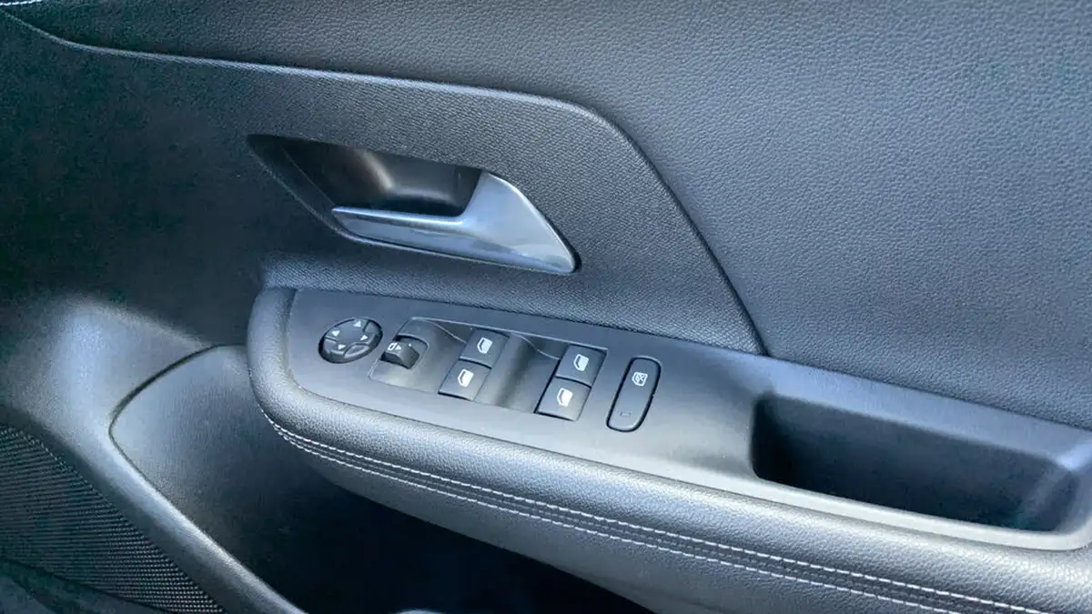 2022-vauxhall-mokka-e-sri-premium-big-21