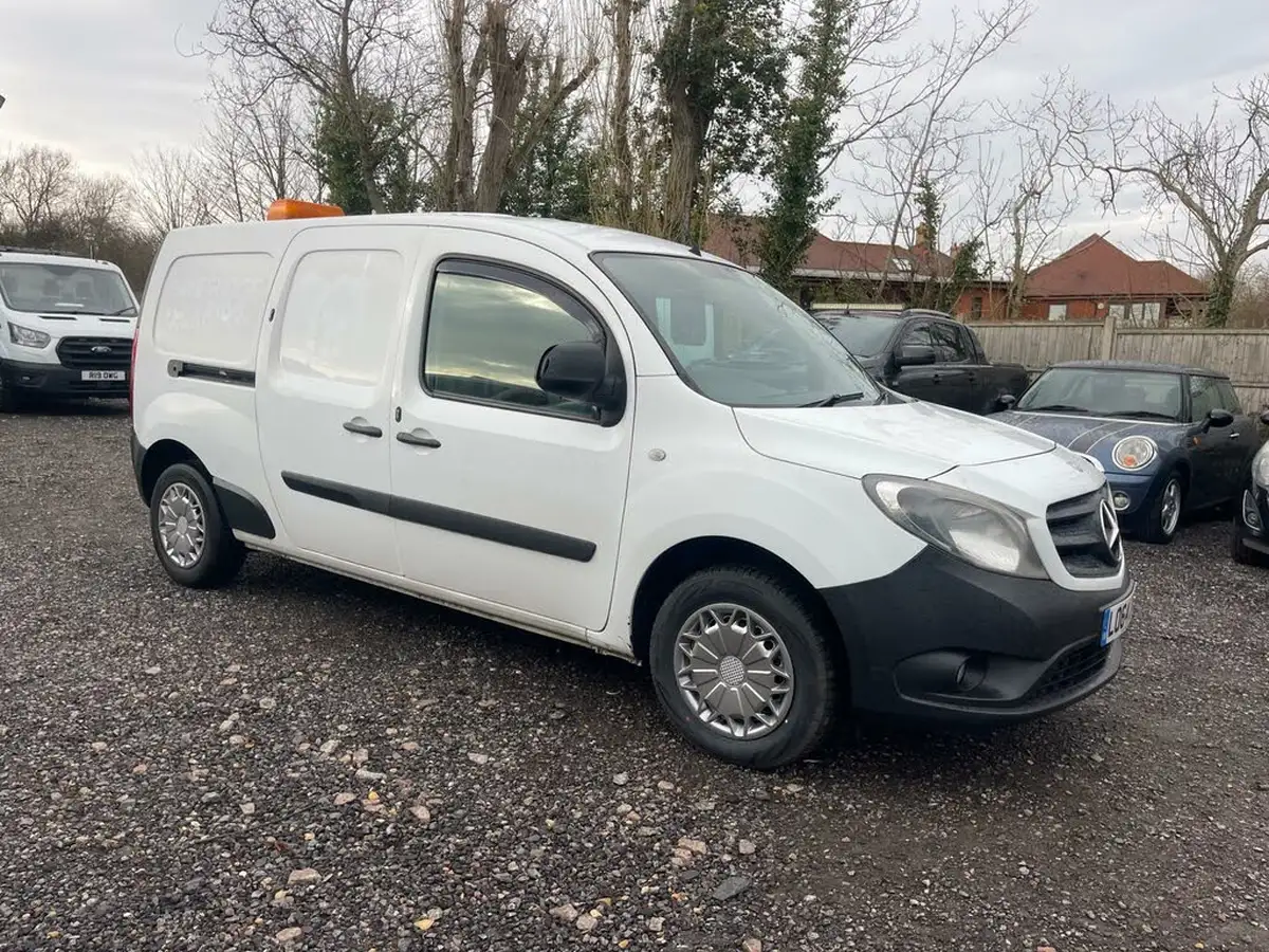 2014-mercedes-benz-citan-15-cdi-109-compact-panel-van-big-3