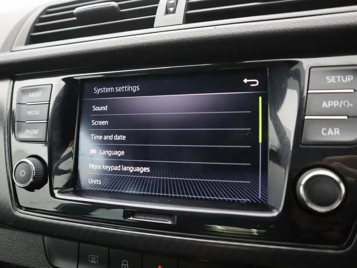 2021-skoda-fabia-10-tsi-monte-carlo-95ps-hatchback-dsg-big-15