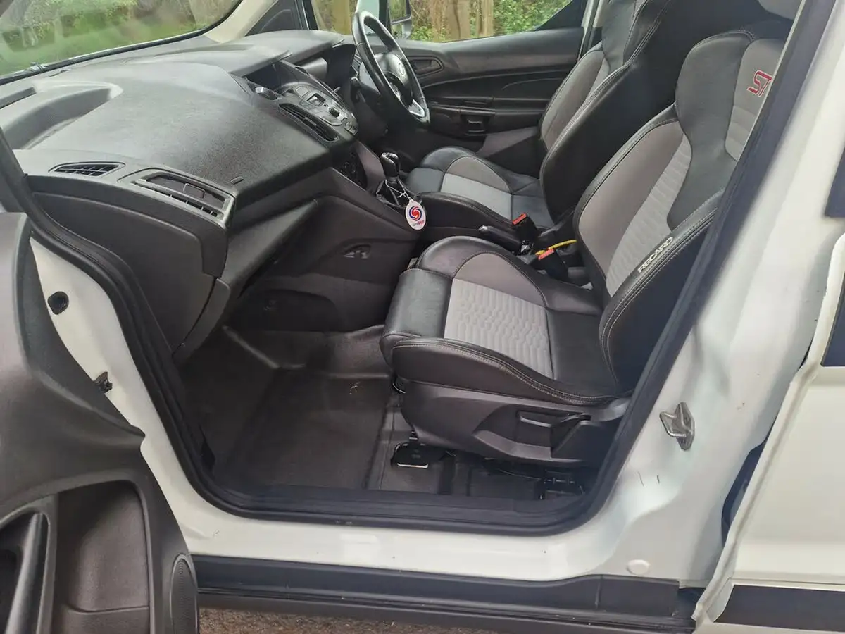 2015-ford-transit-connect-16tdci-l1-200-panel-big-8