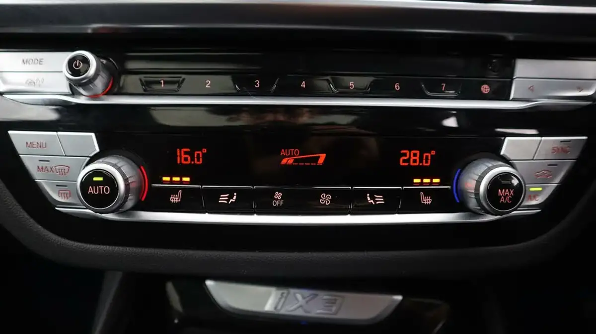 2022-bmw-ix3-e-premier-edition-big-12