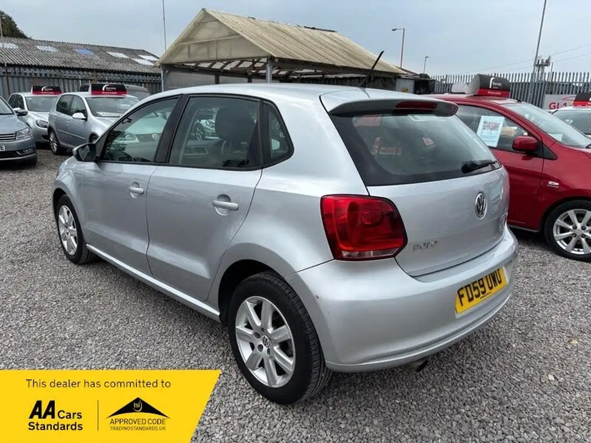 2010-volkswagen-polo-14-se-85ps-5d-big-5
