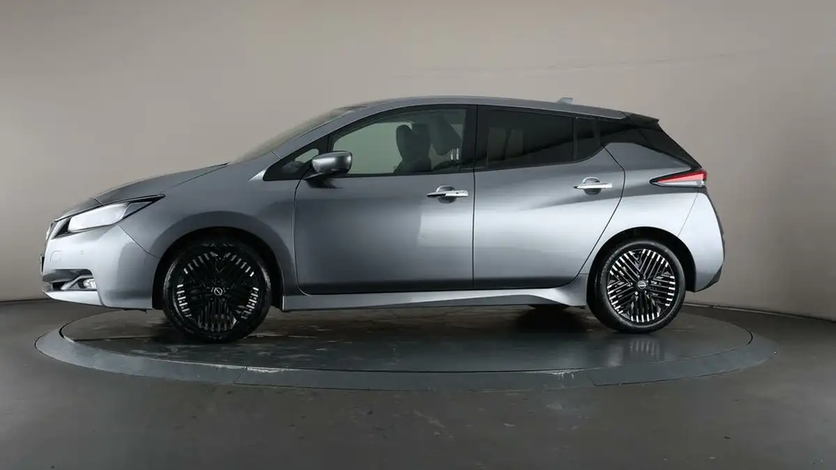2022-nissan-leaf-e-tekna-39kwh-big-28