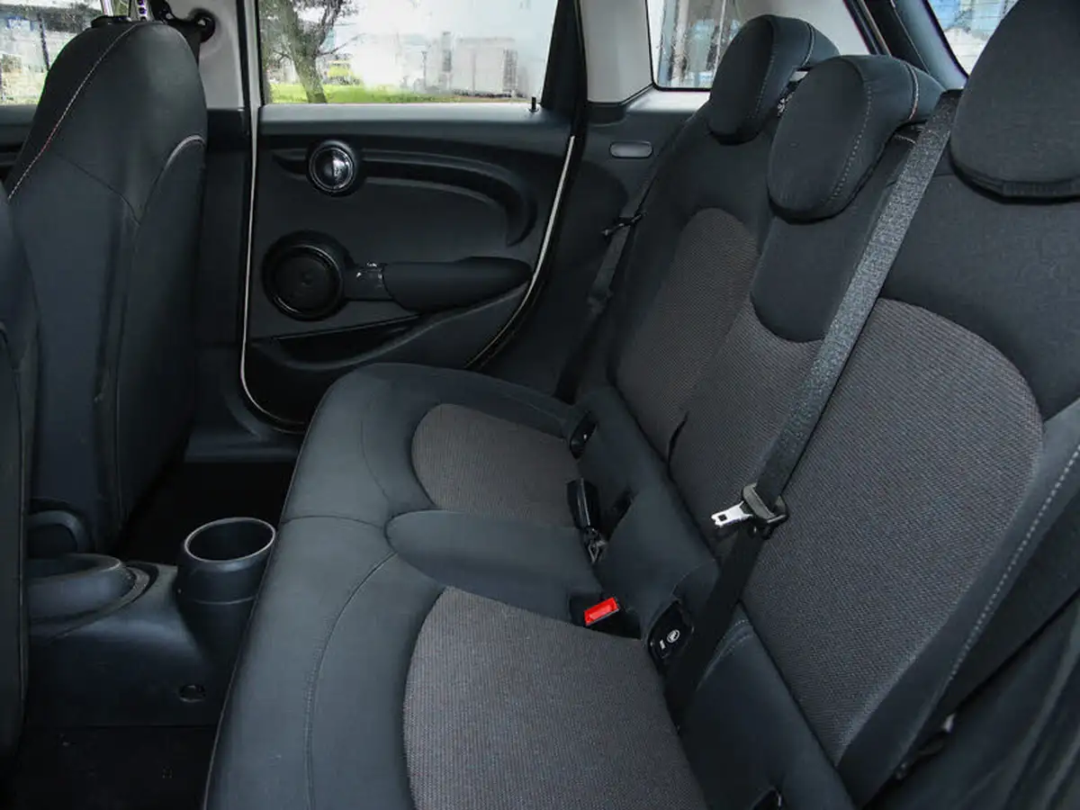 2019-mini-cooper-15-cooper-classic-hatchback-5d-big-11